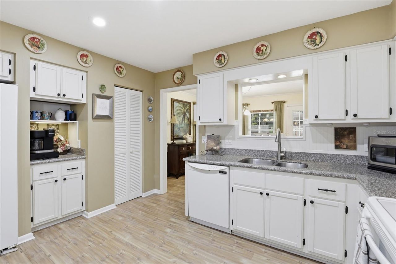 710 SW 77th Terrace , Gainesville, FL 32607 Photo