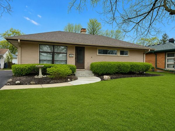 428 S BEVERLY Street , Wheaton, IL 60187