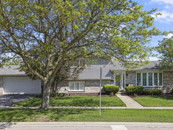 17028 Redwood Court , Orland Hills, IL 60487