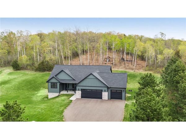 899 Gavin Pass, Hudson, WI 54016