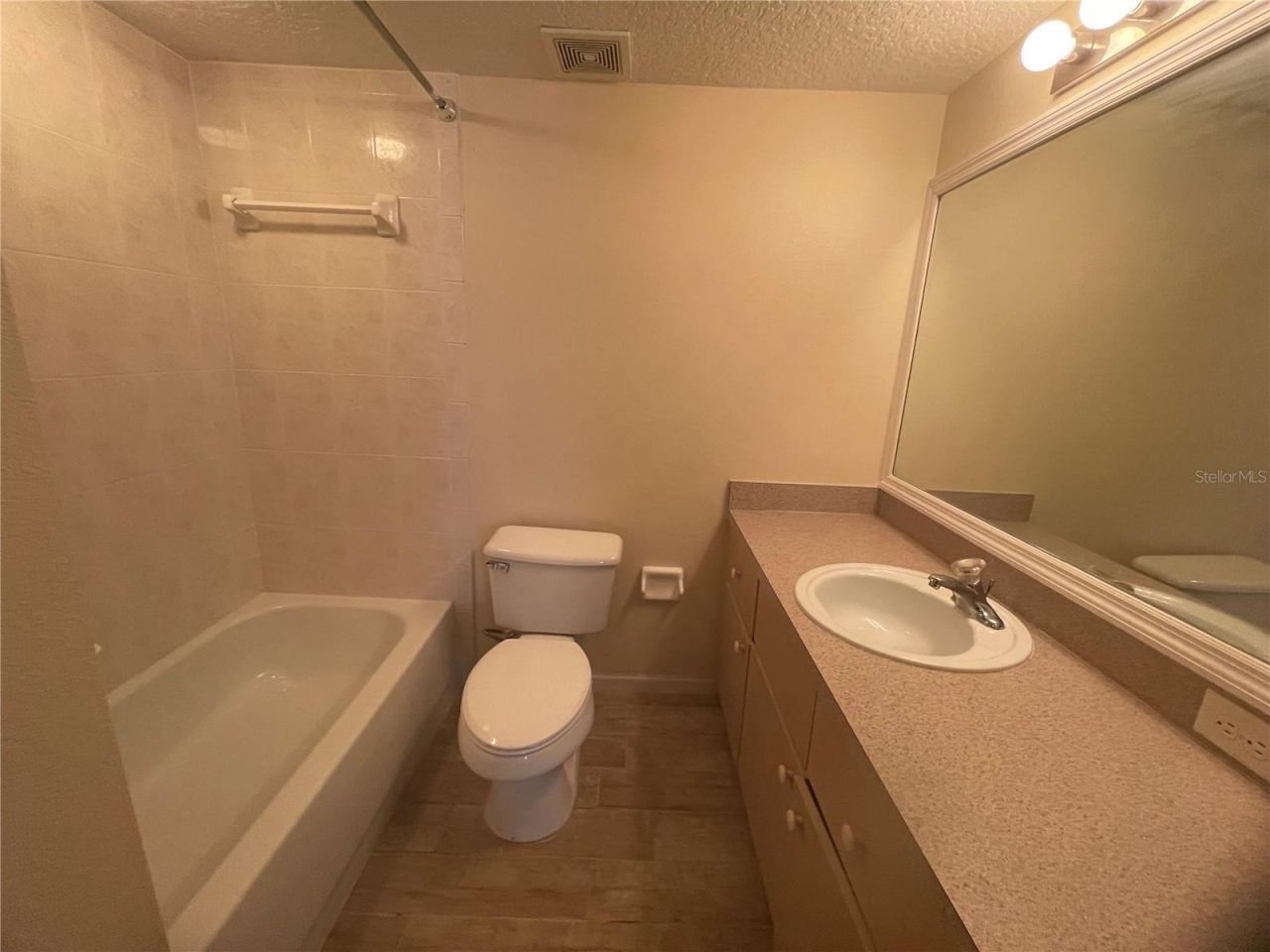 1122 S Pine Ridge Circle , Unit 1122, Sanford, FL 32773 Photo