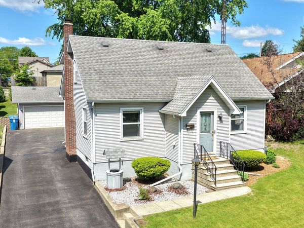 1609 N Hickory Street , Crest Hill, IL 60403