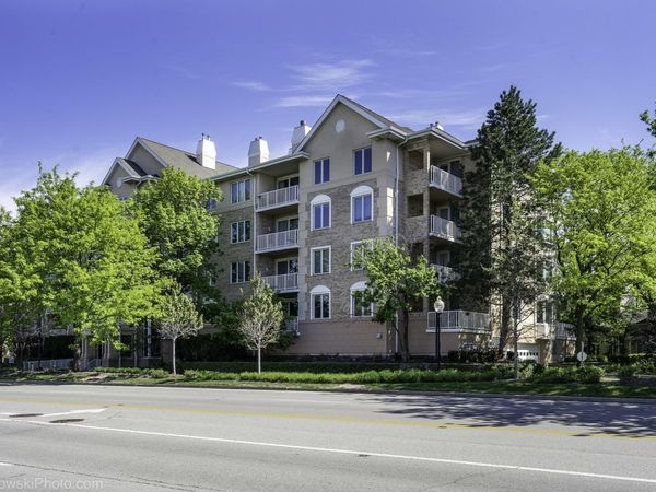 1705 Pavilion Way , Unit 208, Park Ridge, IL 60068