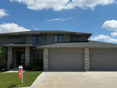 3865 S 207th Street , Omaha, NE 68022