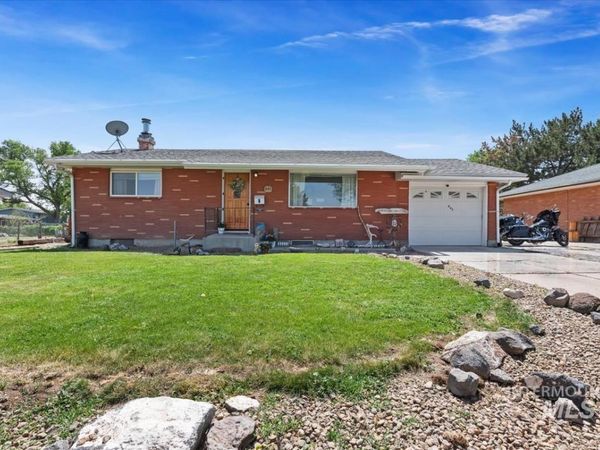 845 E 16th N, Mountain Home, ID 83647
