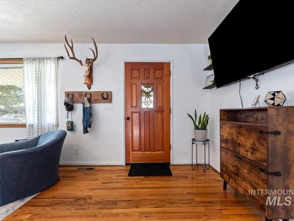 845 E 16th N, Mountain Home, ID 83647