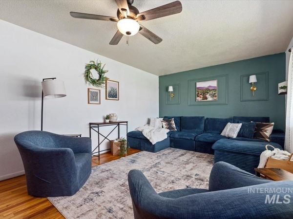 845 E 16th N, Mountain Home, ID 83647