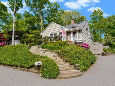 42 Shady Lane, Huntington, NY 11743