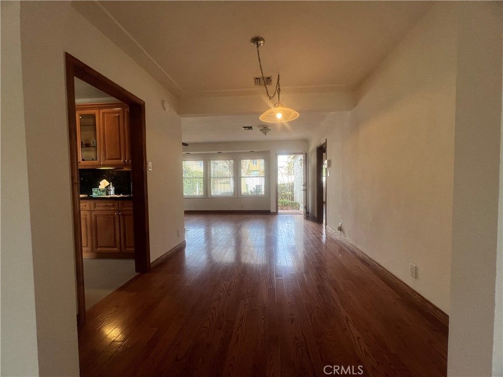 13384 Foothill Boulevard, Sylmar, CA 91342 Main Photo