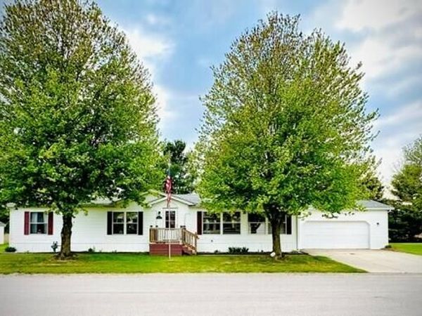 13633 Iris Lane, Cedar Springs, MI 49319