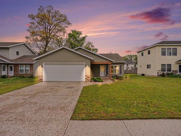 495 W 24th Street, Holland, MI 49423