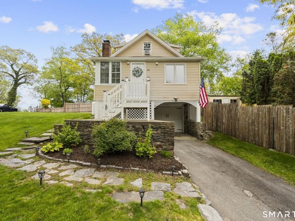 60 Shinnacock, Shelton, CT 06484