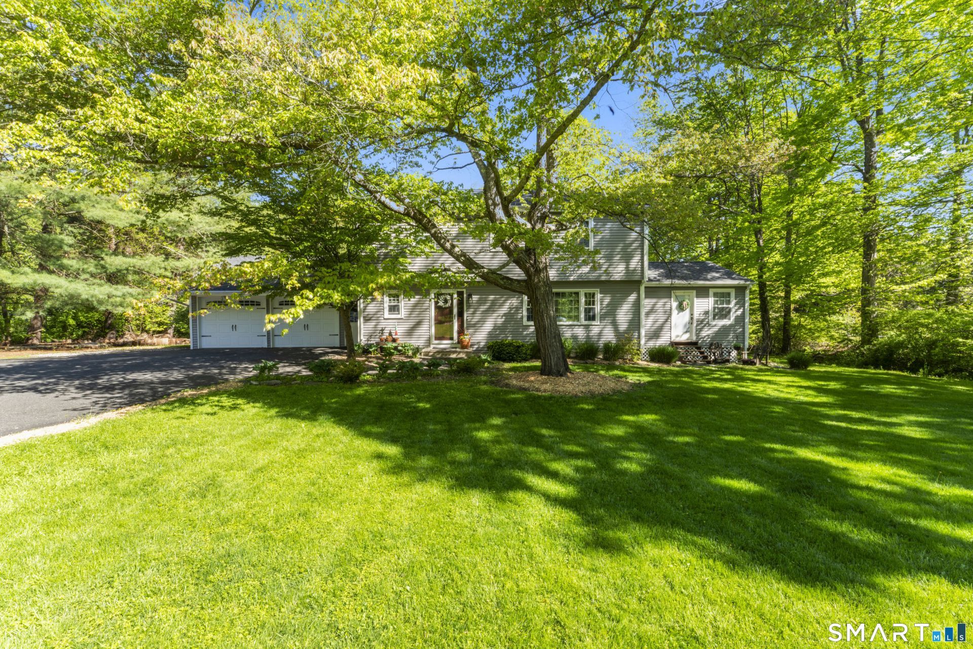 23 Hall, Newtown, CT 06470 Main Photo