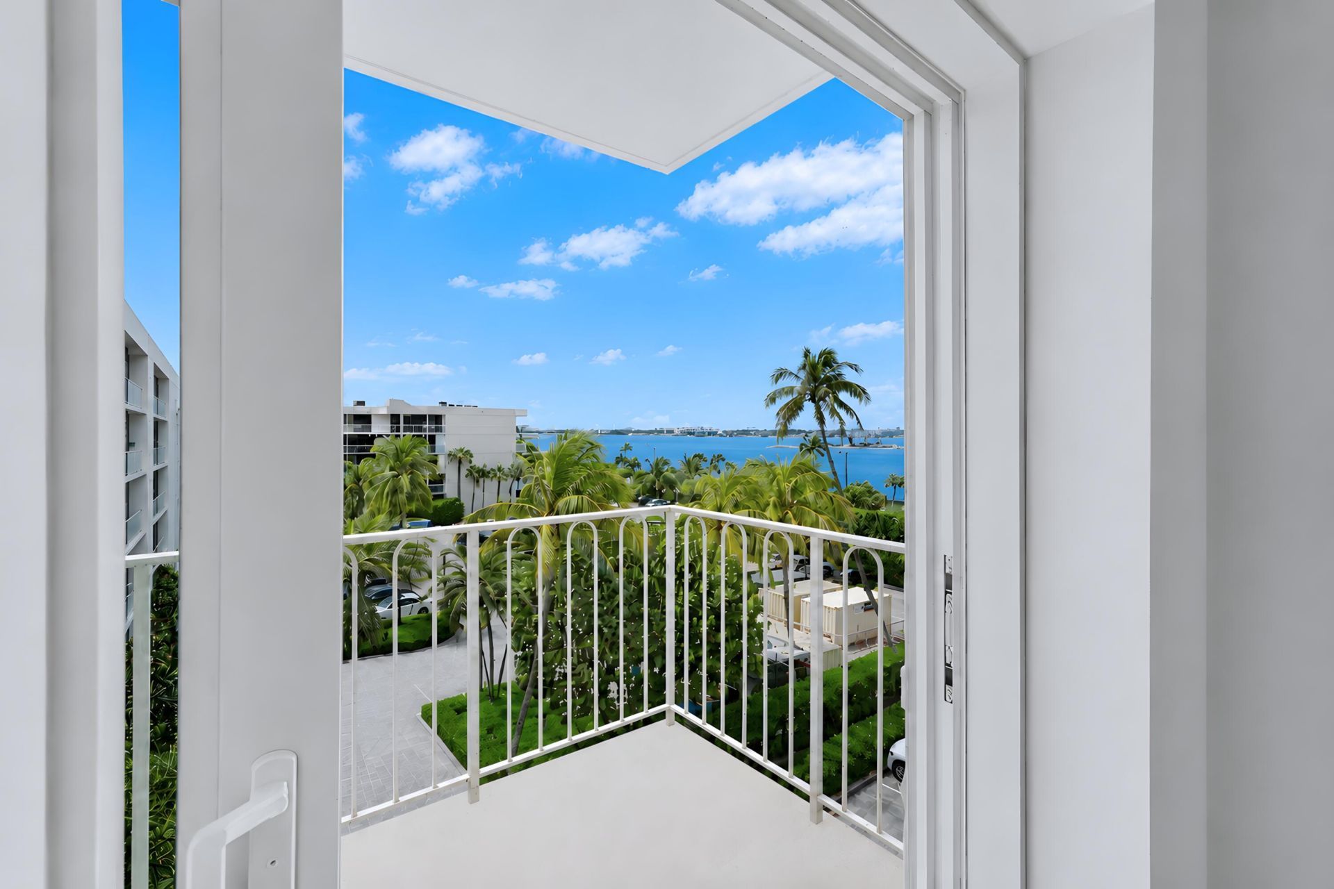 3230 S Ocean Boulevard, Unit E-410, Palm Beach, FL 33480 Photo