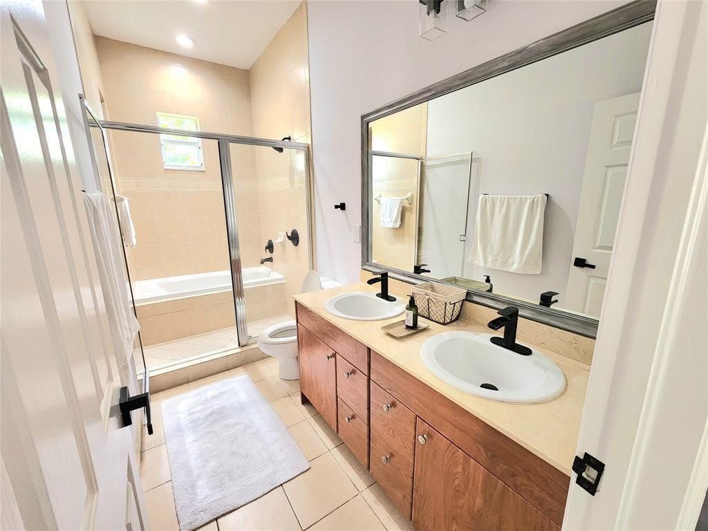 2317 Vintage Drive, Lighthouse Point, FL 33064 Photo