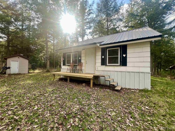 1033 D Road, Ford River Twp, MI 49807
