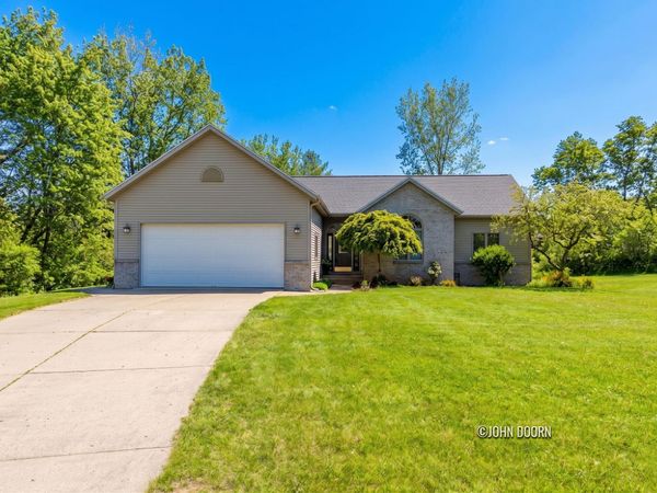 57 Rollingbrook Drive NE, Ada, MI 49301