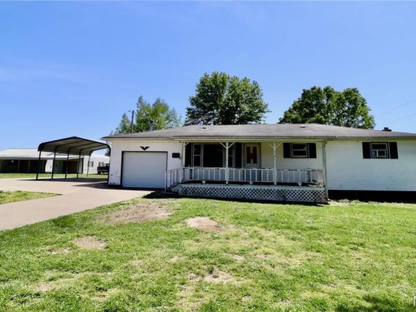25898 Highway 32 , Lebanon, MO 65536