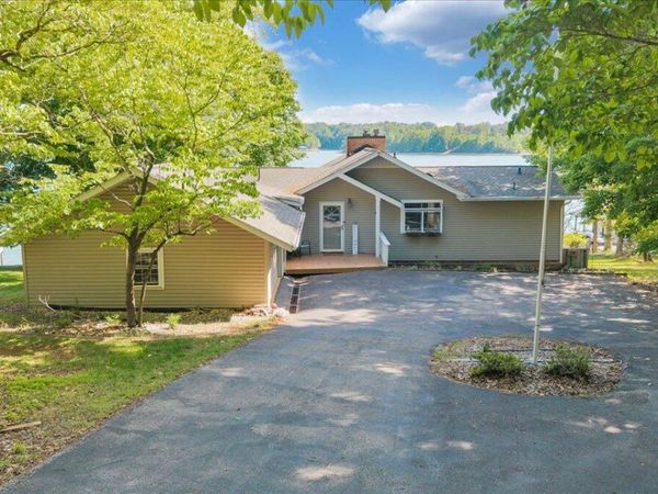 216 Pine Knob CIR, Moneta, VA 24121