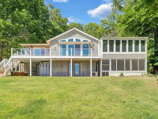 216 Pine Knob CIR, Moneta, VA 24121