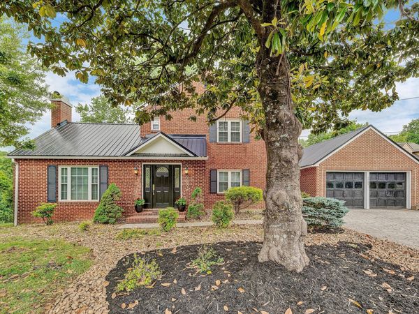 3289 Avenham AVE SW, Roanoke, VA 24014