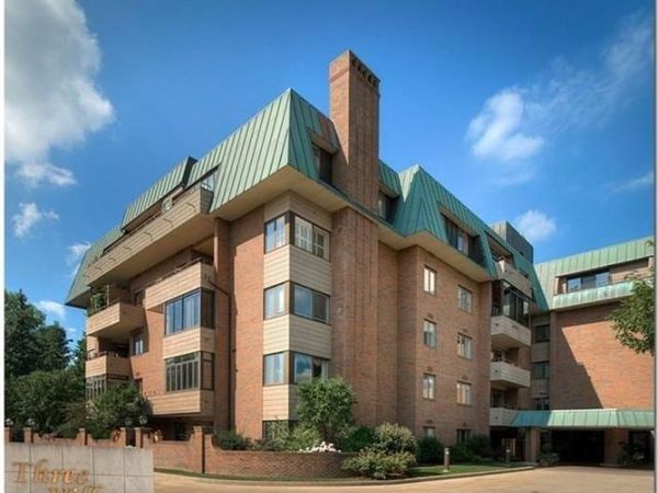 5150 Three Village Drive , Unit 2K, Lyndhurst, OH 44124