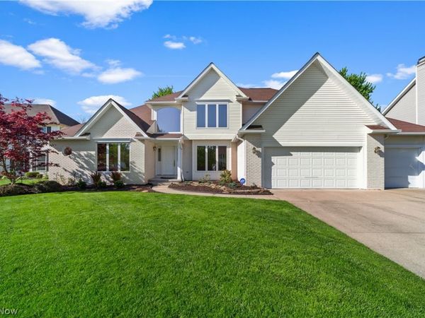 16228 Academy Drive , Strongsville, OH 44149