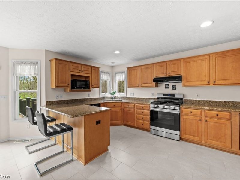 16228 Academy Drive , Strongsville, OH 44149 Photo 8