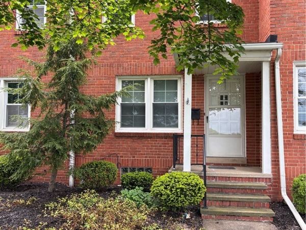 2748 Wooster Road , Rocky River, OH 44116