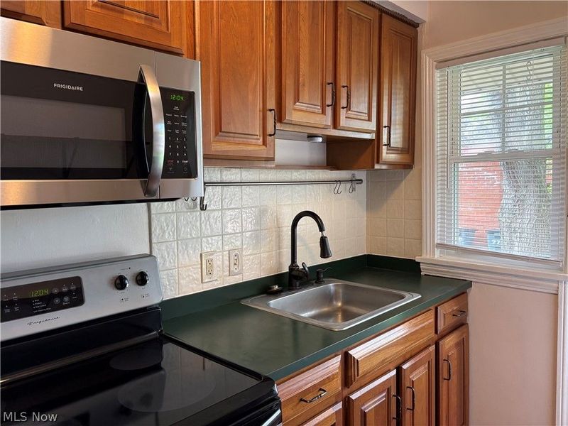 2748 Wooster Road , Rocky River, OH 44116 Photo 6