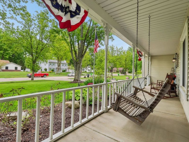 32113 Willow Circle, Avon Lake, OH 44012 Photo 2