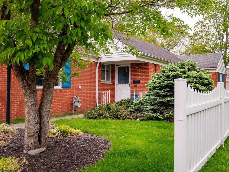 23237 S Melrose Drive, Westlake, OH 44145 Photo 2