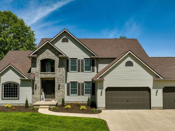 5057 Smith Kramer Street NE, Hartville, OH 44632