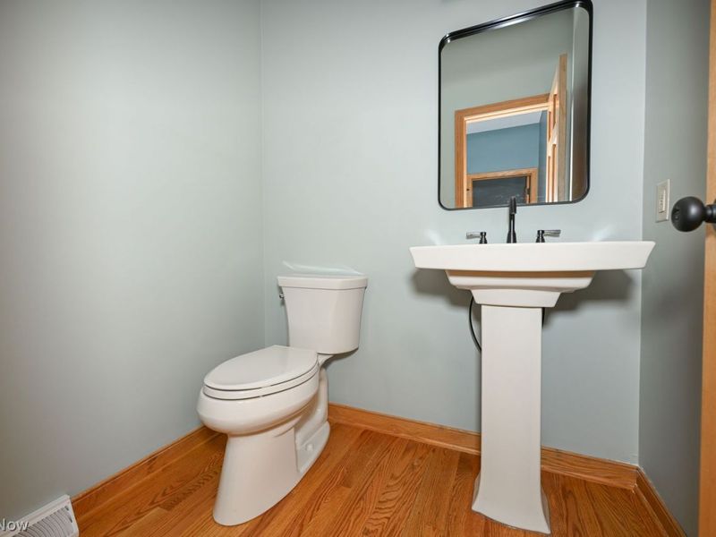 5057 Smith Kramer Street NE, Hartville, OH 44632 Photo 11
