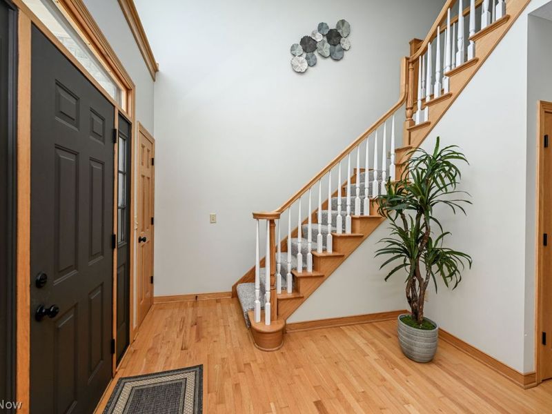5057 Smith Kramer Street NE, Hartville, OH 44632 Photo 3