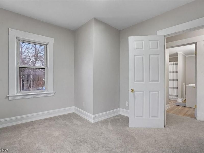 8210 Dorver Avenue , Cleveland, OH 44105 Photo 14