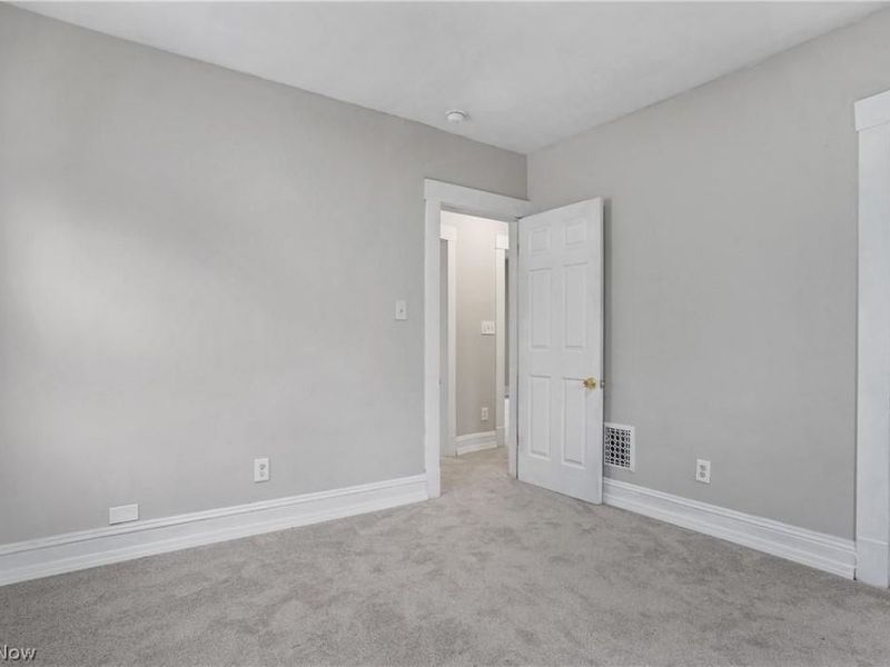 8210 Dorver Avenue , Cleveland, OH 44105 Photo 19