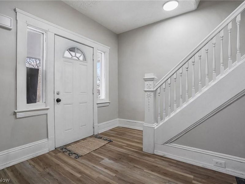 8210 Dorver Avenue , Cleveland, OH 44105 Photo 5