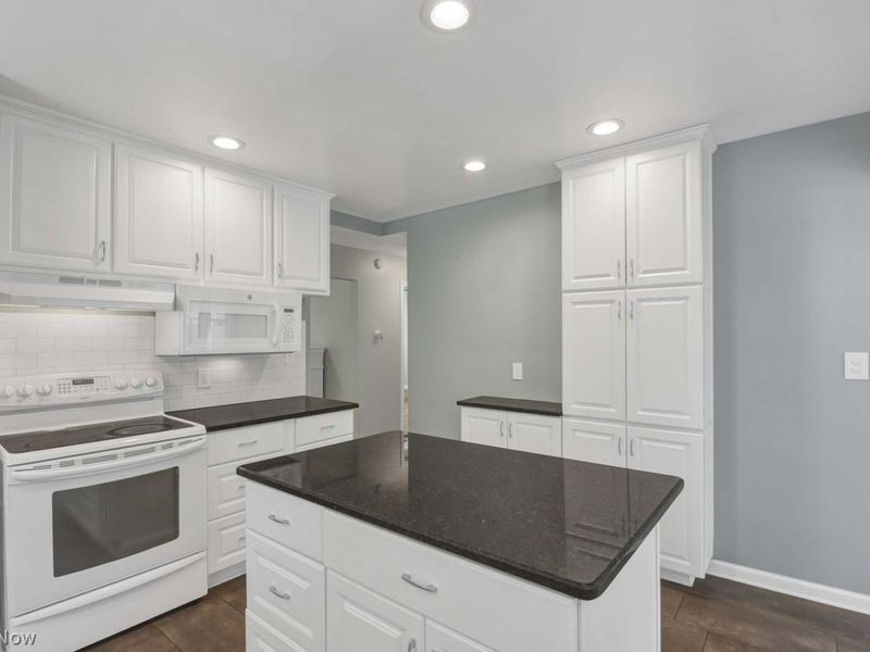 27442 Dunford Road , Westlake, OH 44145 Photo 9