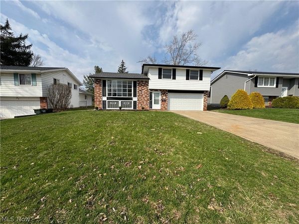 35 Santin Circle , Bedford, OH 44146
