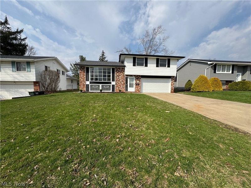 35 Santin Circle , Bedford, OH 44146 Photo 1