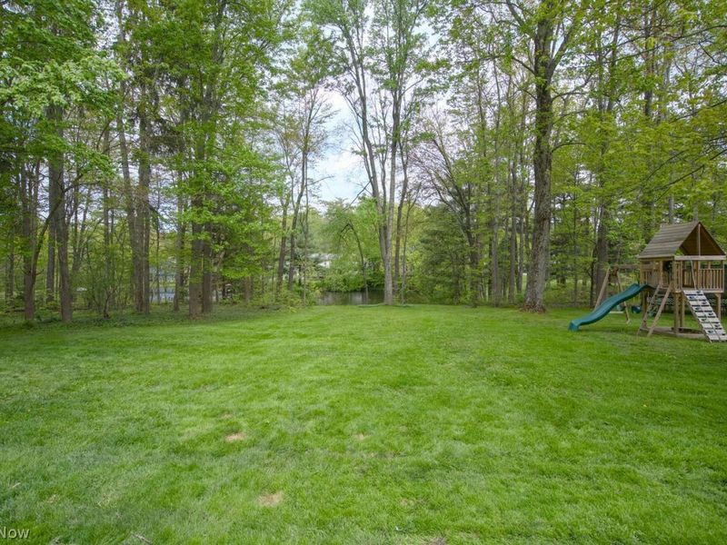 1143 Sheerbrook Drive , Chagrin Falls, OH 44022 Photo 3