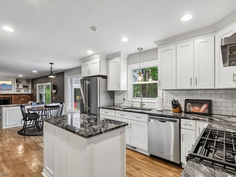 1143 Sheerbrook Drive , Chagrin Falls, OH 44022 Photo 5