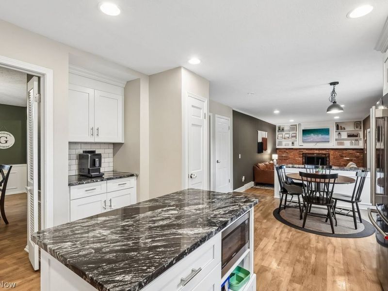 1143 Sheerbrook Drive , Chagrin Falls, OH 44022 Photo 8