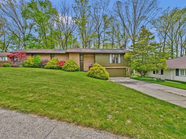 8309 Pin Oak Drive , Parma, OH 44130