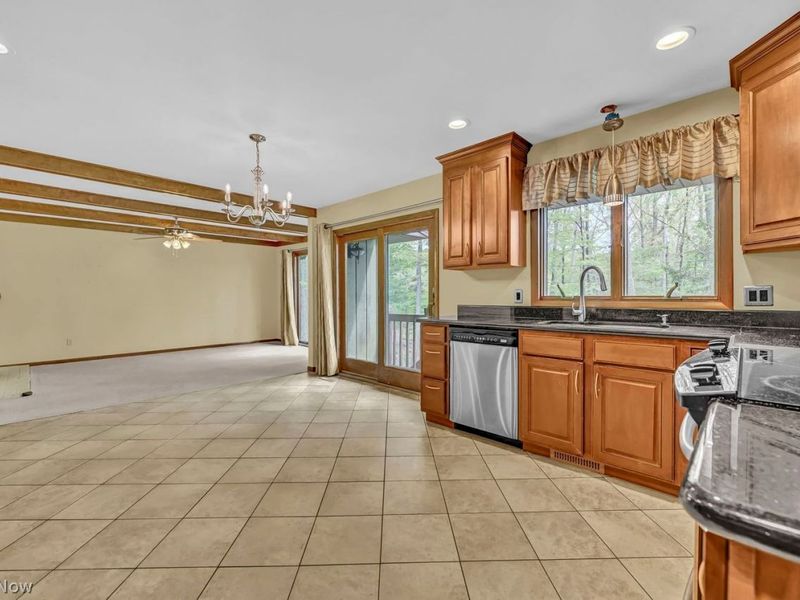 8309 Pin Oak Drive , Parma, OH 44130 Photo 13