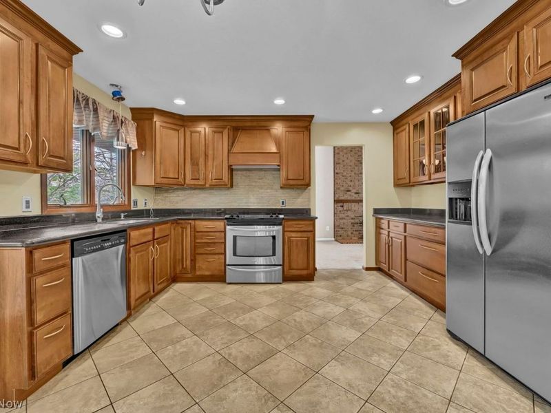 8309 Pin Oak Drive , Parma, OH 44130 Photo 15
