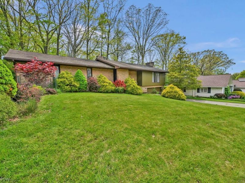8309 Pin Oak Drive , Parma, OH 44130 Photo 3