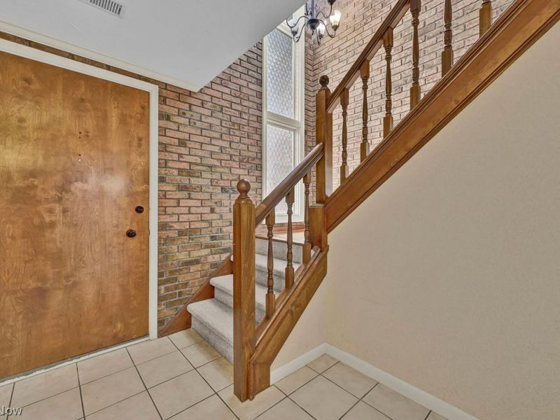 8309 Pin Oak Drive , Parma, OH 44130 Photo 4