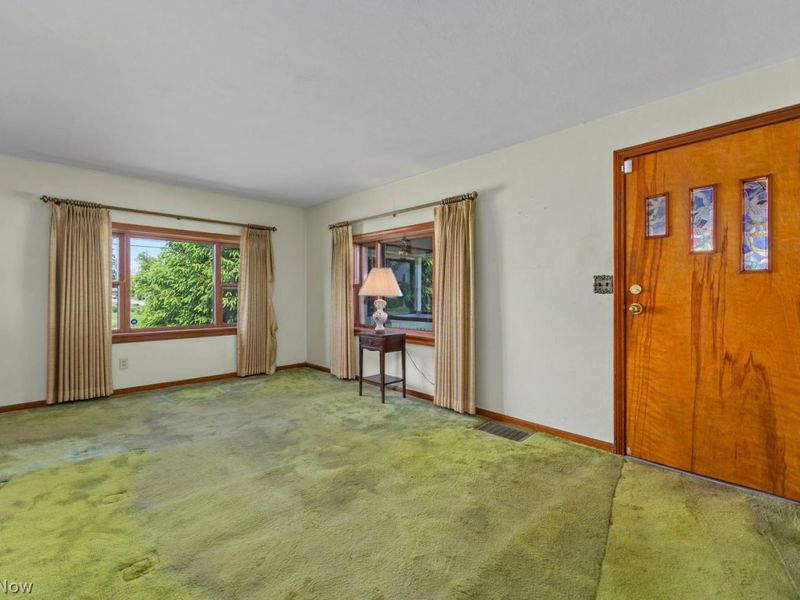 2010 Utica Avenue , Lorain, OH 44052 Photo 3